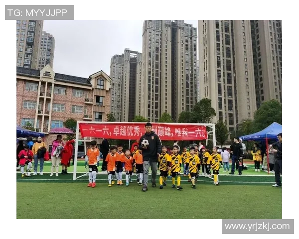 璀璨星空下的绿茵梦想 足球巨星的光辉与荣耀之路 璀璨星空下的绿茵梦想 足球巨星的光辉与荣耀之路